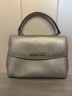 Michael Kors Women's Small Leather Silver Clutch Purse EUC